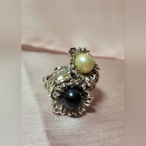 Vintage Vendome faux pearl and rhinestone ring